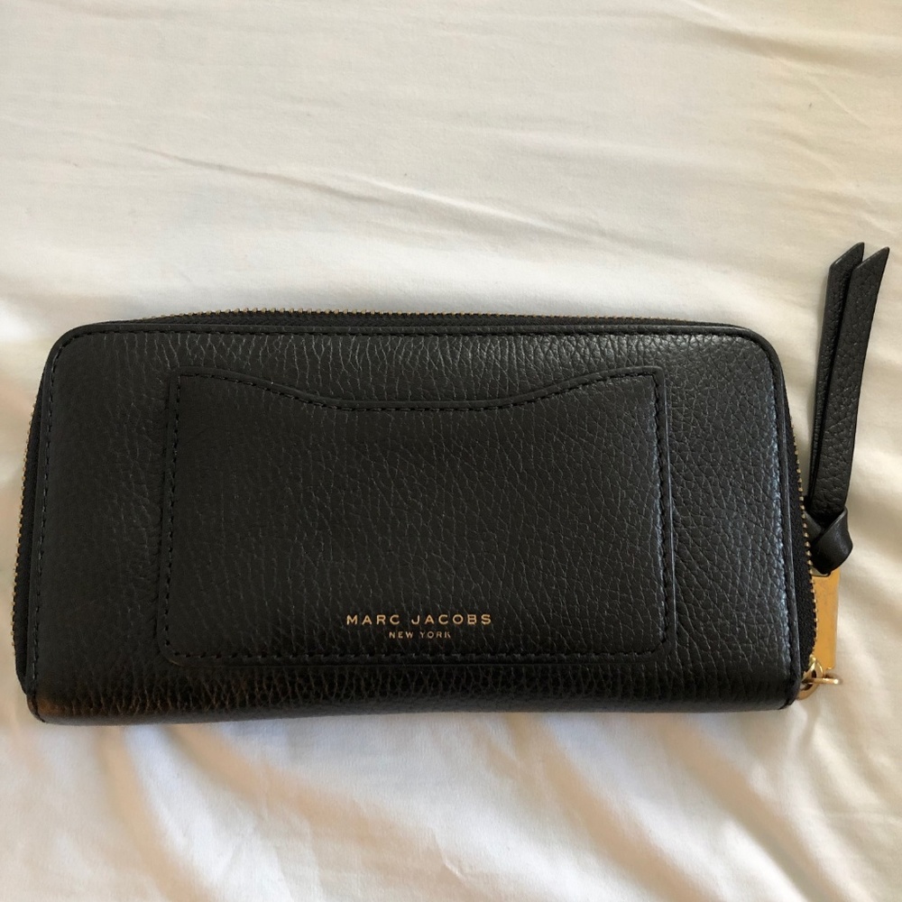 Marc Jacobs Continental Wallet